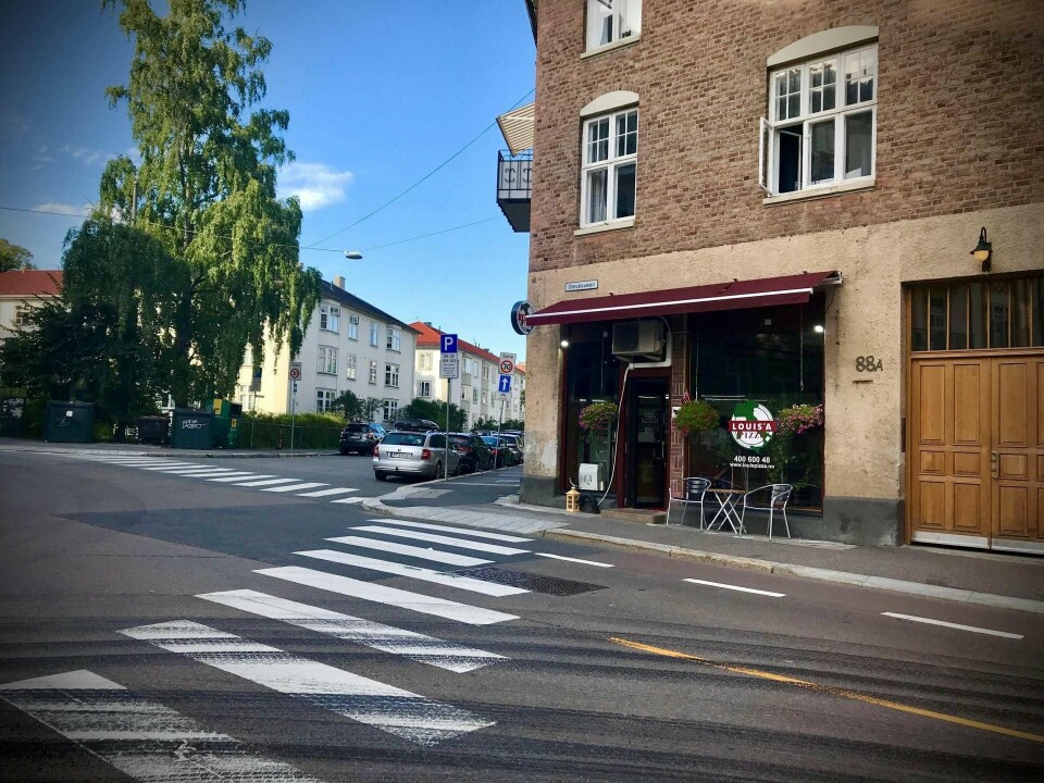 Louis Pizza ligger idyllisk til på Adamstuen i Oslo. Men bak fasaden har det utspilt seg en dramatisk historie. Louis Pizza ligger idyllisk til på Adamstuen i Oslo. Men bak fasaden har det utspilt seg en dramatisk historie.