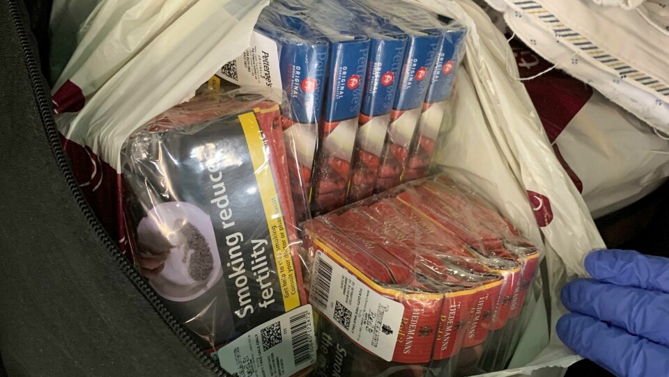 8,75 kilo rulletobakk var pakket i en bag og en pose. 8,75 kilo røyketobakk var pakket i en bag og en pose.