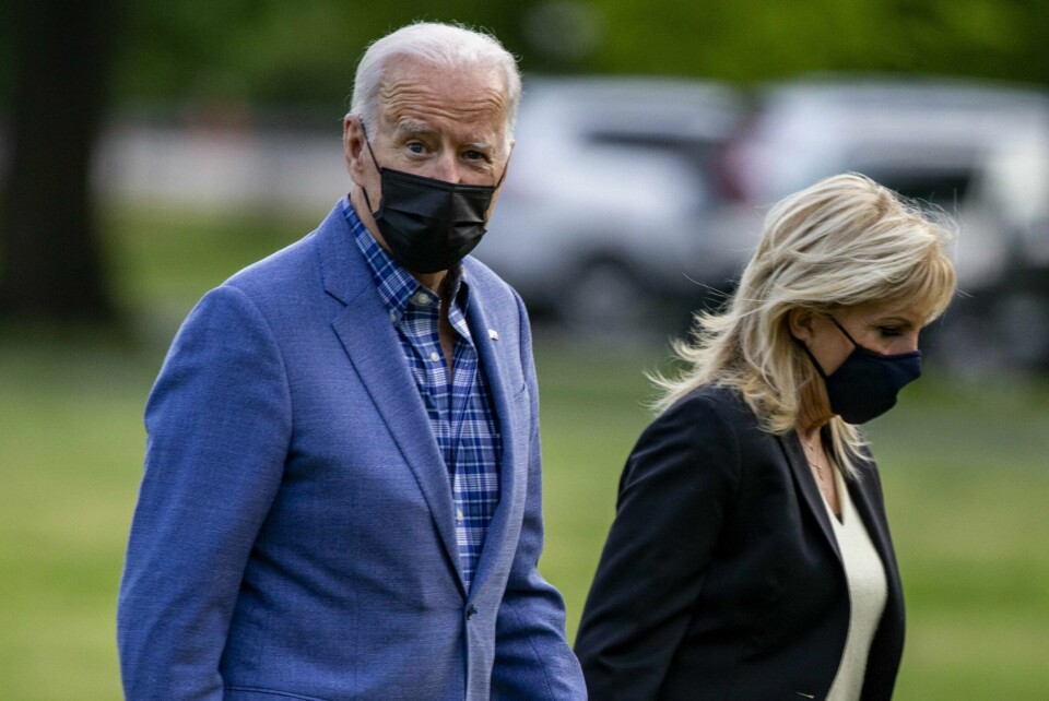 Har president Joe Biden vilje og evne til å reversere alle forgjengerens sanksjoner mot Iran? Her med førstedame Jill Biden på plenen utenfor Det hvite hus etter et helgebesøk i hjemstaten Delaware. USAs president Joe Biden med førstedame Jill Biden på plenen utenfor Det hvite hus etter et helgebesøk i hjemstaten Delaware.