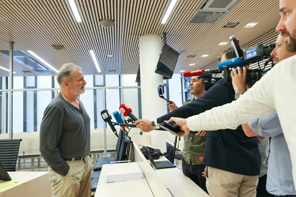 Eirik Jensen intervjues av media i Oslo Tinghus tidligere i år. Eirik Jensen intervjues av media i Oslo Tinghus i forbindelse med fornyet fengslingsmøte etter at han i juni i fjor ble dømt til 21 års fengsel for grov korrupsjon og innførsel av hasj.