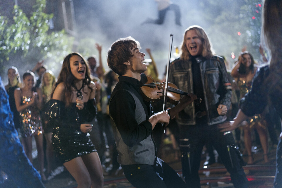 Alexander Rybak er en av mange kjendiser som dukker opp i Netflix' Grand Prix-film Eurovision Song Contest - The Story of Fire Saga. Will Ferrell bak til høyre. Alexander Rybak er en av mange kjendiser som dukker opp i Netflix' Grand Prix-film Eurovision Song Contest - The Story of Fire Saga.