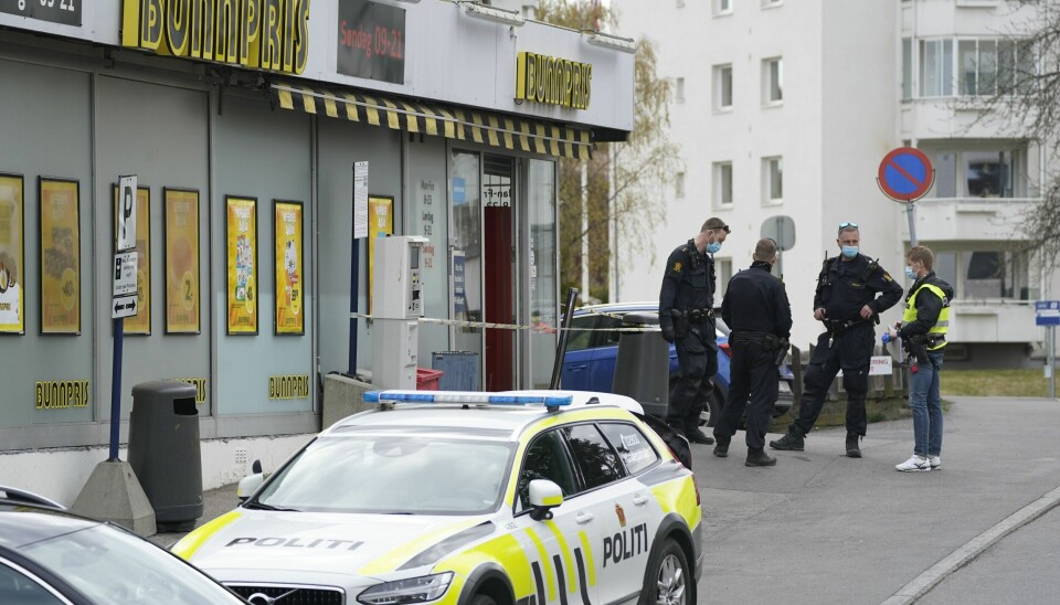 Politiet er til stede ved Bunnpris på Lambertseter med flere ressurser. Politiet er til stede ved Bunnpris på Lambertseter med flere ressurser.Foto: Heiko Junge / NTB