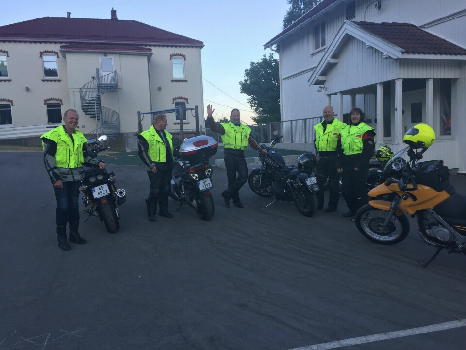 MC-ravnene stakk innom ungdomsklubben på Tofte. Totalt er de 47 medlemmer i klubben. MC-ravnene stakk innom ungdomsklubben på Tofte.