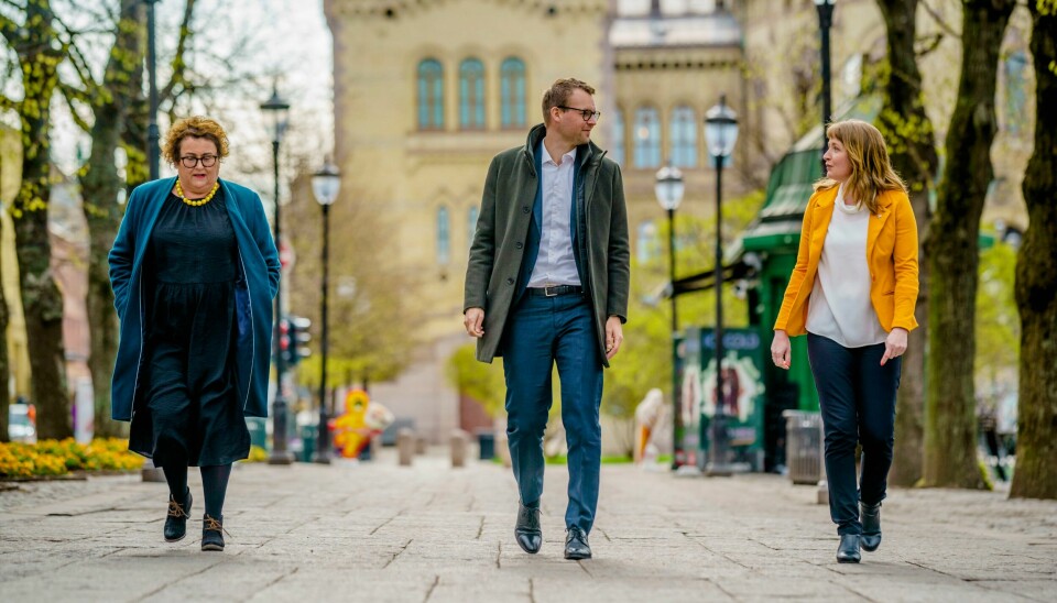 Partileder Kjell Ingolf Ropstad i midten, flankert av nestlederne Olaug Bollestad og Ingelin Noresjø, før landsmøtet til KrF denne helgen. 1. nestleder, Olaug Bollestad, partileder, Kjell Ingolf Ropstad, og 2. nestleder, Ingelin Noresjø, før landsmøtet til KrF.Foto: Stian Lysberg Solum / NTB