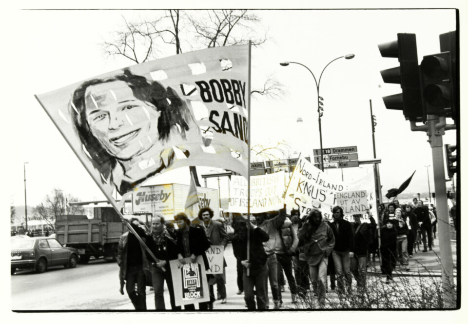 Demonstrasjon til støtte for de sultestreikende fangene i Nord-Irland 5. mai 1981, samme dag som Bobby Sands, den første av ti sultestreikere som døde dette året. Demonstrasjon til støtte for de sultestreikende fangene i Nord-Irland 5. mai 1981, samme dag som Bobby Sands, den første av ti sultestreikere som døde dette året.