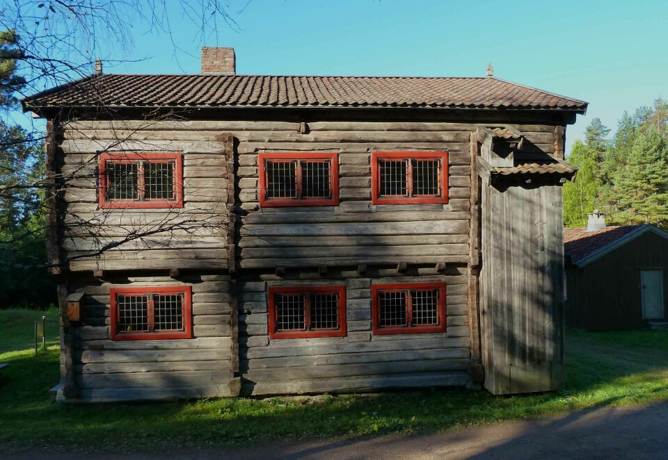 Fra Friluftsmuseet på Bragernesåsen. Vikebygningen er virkelig et klenodium. Gjestgiveriet er bygd i 1665 av løytnant Johan. Fra Friluftsmuseet på Bragernesåsen. Vikebygningen er virkelig et klenodium. Gjestgiveriet er bygd i 1665 av løytnant Johan.