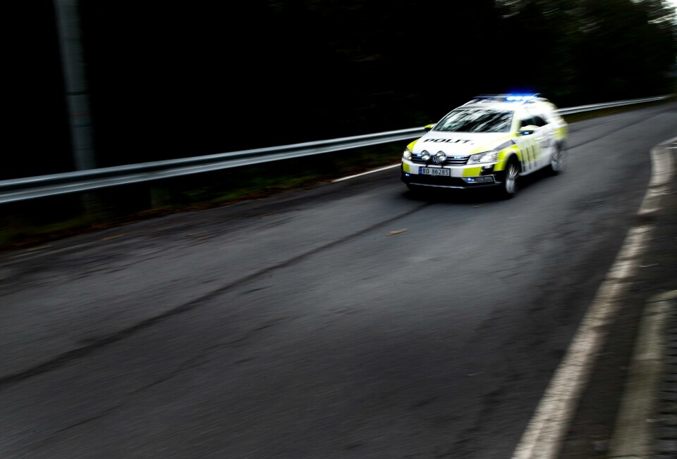 Illustrasjonsfoto. OSLO, Norge 20160927.Politiet i arbeid. Politibilen i fart. NB! Modellklarert til redaksjonell bruk.Foto: Gorm Kallestad / NTB