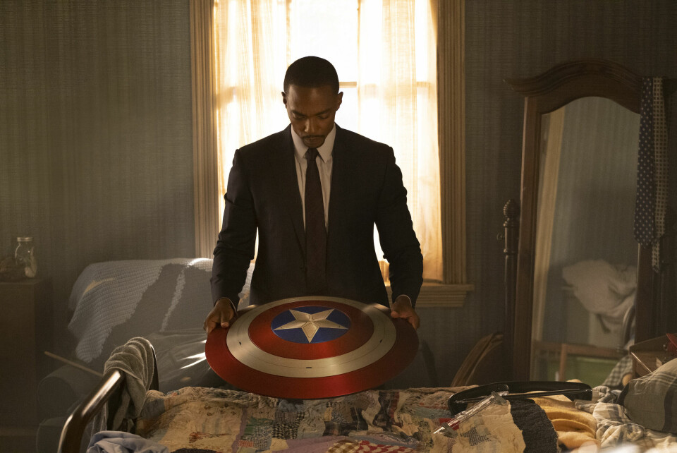 TV-serien «Falcon and the Winter Soldier» lanserte en arvtaker til Captain America-rollen. Nå skal Anthony Mackie være helten i den neste Captain America-filmen. TV-serien «Falcon and the Winter Soldier» lanserte en arvtaker til Captain America-rollen. Nå skal Anthony Mackie være helten i den neste Captain America-filmen.