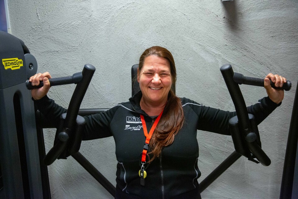 I dag trener Nina Olsen daglig. Nylig gikk hun fra Moss til Drøbak. I starten av 2020 kunne hun knapt gå i fem minutter før hun måtte hvile. I dag trener Nina Olsen daglig. Nylig gikk hun fra Moss til Drøbak. I starten av 2020 kunne hun knapt gå i fem minutter før hun måtte hvile.