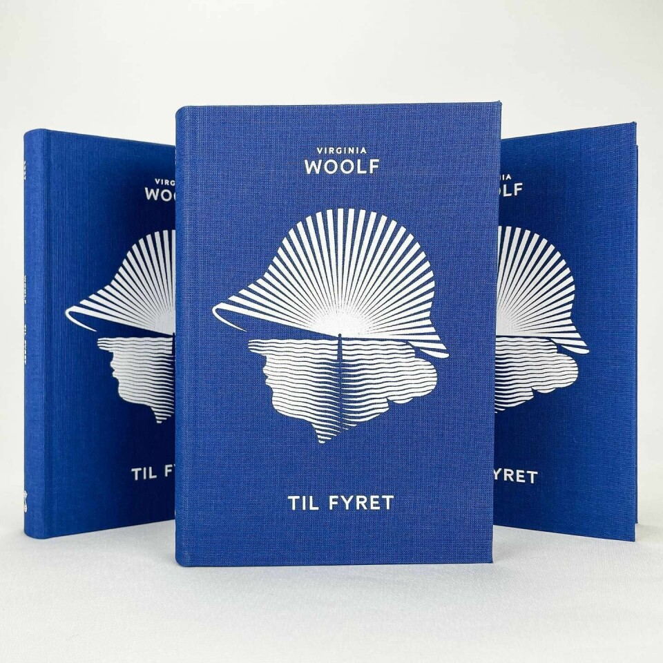 Til fyret av Virginia Woolf, omsett av Brit Bildøen. Skald sin klassikarserie er formgitt av Øystein Vidnes og Andreas Töpfer.