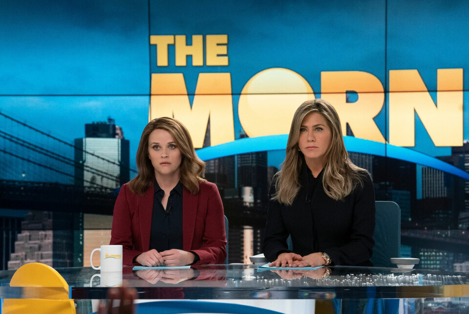 Jennifer Aniston og Reese Witherspoon fronter storserien i AppleTV+ sin serie «The Morning Show», men stjernene må kjempe mot norske kjendiser som ser på TV når nordmenn velger seg strømmetjeneste. Jennifer Aniston og Reese Witherspoon fronter storserien i AppleTV+ sin serie «The Morning Show», men stjernene må kjempe mot norske kjendiser som ser på TV når nordmenn velger seg strømmetjeneste.