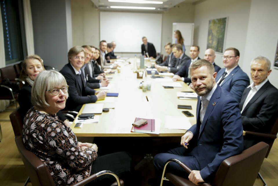 Statssekretær Anne Grethe Erlandsen (H) helse- og omsorgsminister Bent Høie (H) og departementsråd Bjørn-Inge Larsen på møte med NHO, Virke, Melanor, Roche og Norway Health Tech. 3. mars i fjor. Anne Grethe Erlandsen