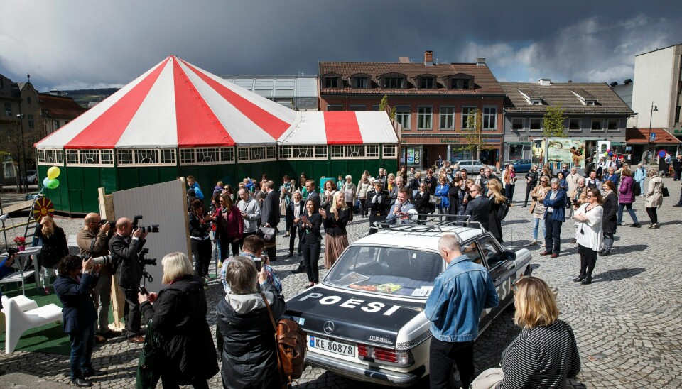 Torget på Lillehammer, fotografert på Norsk Litteraturfestival i 2015, da kronprinsesse Mette-Marit var blant gjestene. Det er hun ikke i år. Men festival blir det! Torget på Lillehammer, fotografert på Norsk Litteraturfestival i 2015, da kronprinsesse Mette-Marit var blant gjestene. Det er hun ikke i år. Men festival blir det!
