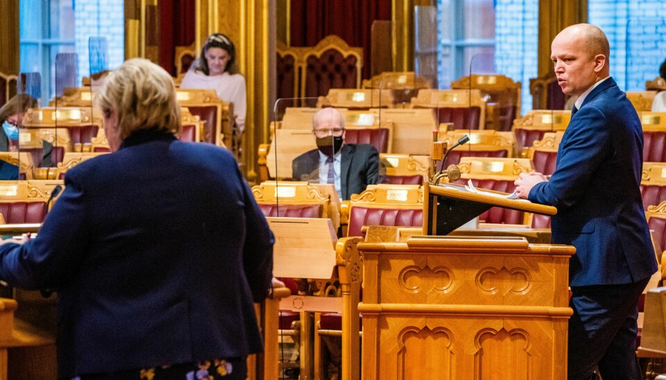 – Jeg tror «je talar breiest» på Stortingets talerstol, sier Trygve Slagsvold Vedum. Her fra en debatt med statsminister Erna Solberg (H) under Stortingets muntlige spørretime i januar 2021. – Jeg tror «je talar breiest» på Stortingets talerstol, sier Trygve Slagsvold Vedum. Her fra en debatt med statsminister Erna Solberg (H) under Stortingets muntlige spørretime i januar 2021.