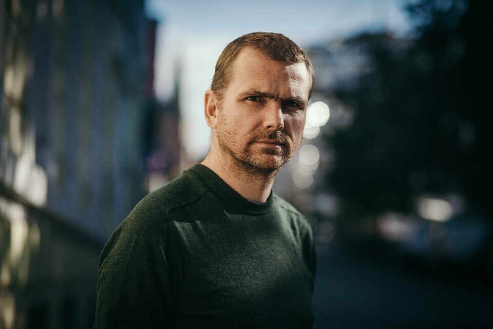 Mattis Øybø skriver godt om historie, og om individet i historien, i romanen «Den siste overlevende er død». Mattis Øybø skriver godt om historie, og om individet i historien, i romanen «Den siste overlevende er død».