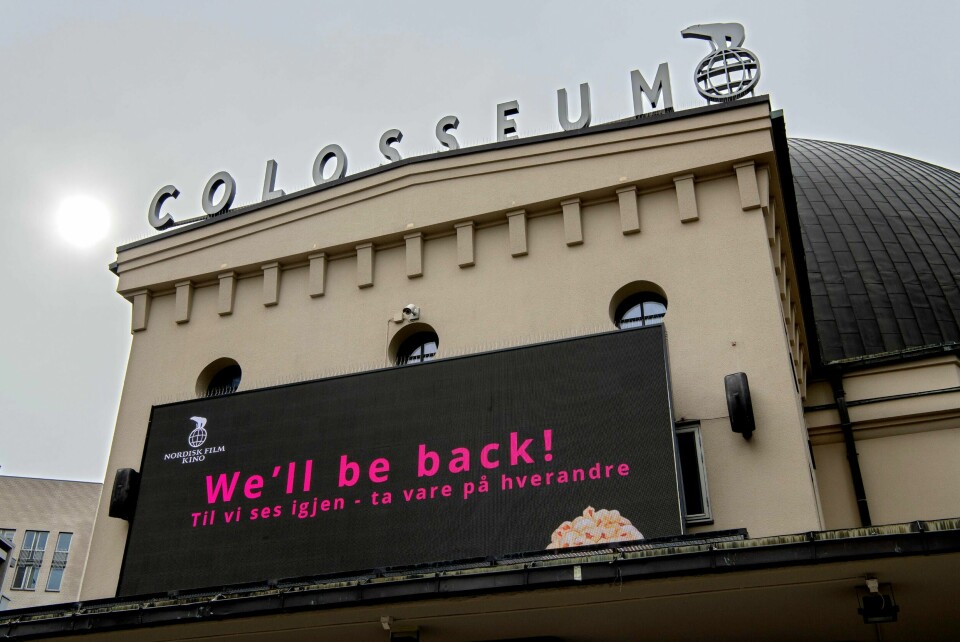 Slik har Colosseum kino i Oslo stått i lange perioder siden mars 2020. Nå er det klart for fakler og premierer igjen. Slik har Colosseum kino stått i lange perioder siden mars 2020. Nå er det klart for fakler og premierer igjen.