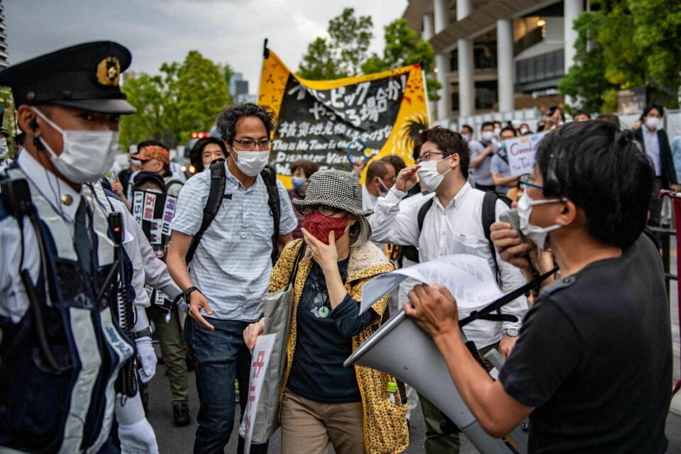 Det har vært ulike mindre demonstrasjoner mot OL i Tokyo. Her fra en protest 9. mai. Det har vært ulike mindre demonstrasjoner mot OL i Tokyo. Her fra en protest 9. mai.