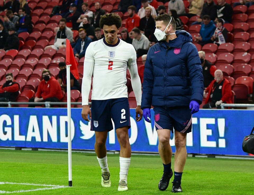 Det var stor usikkerhet om Trent Alexander-Arnold skulle bli tatt ut i EM-troppen, og dagen etter han ble det måtte han gå av med det som så ut som en hamstring-skade mot Østerrike. Det var stor usikkerhet om Trent Alexander-Arnold skulle bli tatt ut i EM-troppen, og dagen etter han ble det måtte han gå av med det som så ut som en hamstring-skade mot Østerrike.