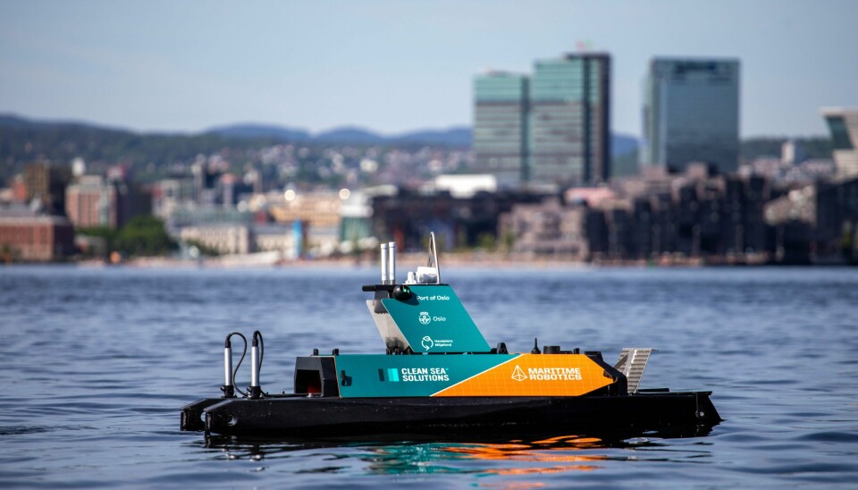Denne dronen, som er den første i sitt slag i verden, skal rydde havnebassenget for plastøppel. Denne dronen, som er den første i sitt slag i verden, skal rydde havnebassenget for plastøppel.