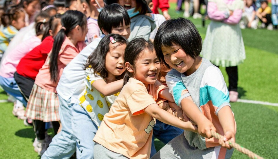 Få barn: Selv om Kina har åpnet for tre barn, er det få kinesere som ønsker å ha det. Om få år forbigås Kina som verdens mest folkerike land. Her fra en barneskole i Haian i Jiangsu-provinsen. Få barn: Selv om Kina har åpnet for tre barn, er det få kinesere som ønsker å ha det. Om få år forbigås Kina som verdens mest folkerike land. Her fra en barneskole i Haian i Jiangsu-provinsen.