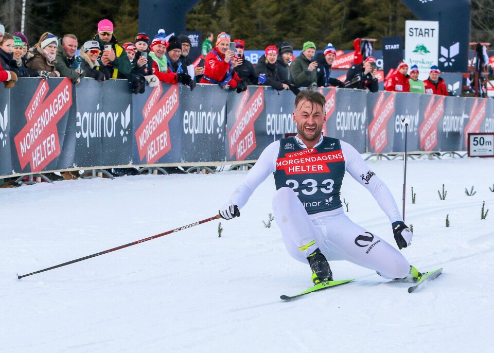 Petter Northug (38) passerer målstreken i norgescuprennet i Nes søndag. Petter Northug like etter målgang på 20-kilometeren på Nes. Foto: Claes-Tommy Herland / Norges Skiforbund / NTB