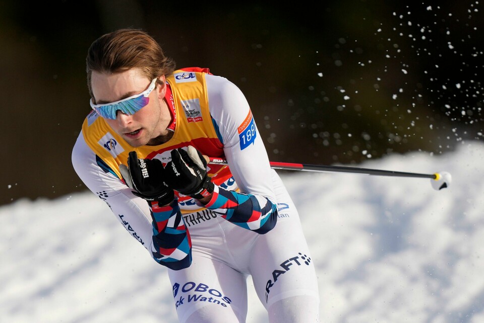 Jarl Magnus Riiber går fra seier til seier i kombinertverdenscupen. Jarl Magnus Riiber er i form i skiløypa. Foto: Matthias Schrader / AP / NTB
