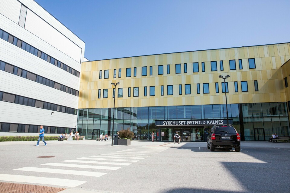 En undersøkelse viser at 18 jordmødre har vurdert å slutte ved Sykehuset Østfold. Det melder fagbladet Sykepleien. Sykehuset Østfold på Kalnes.
