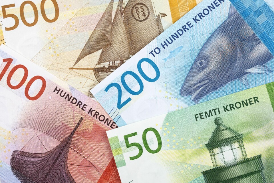 Merk at tidligere uttak betyr at du får mindre utbetalt per år. Jo lenger du venter med å ta ut pensjon, jo mer får du utbetalt i året. Merk at tidligere uttak betyr at du får mindre utbetalt per år. Jo lenger du venter med å ta ut pensjon, jo mer får du utbetalt i året.