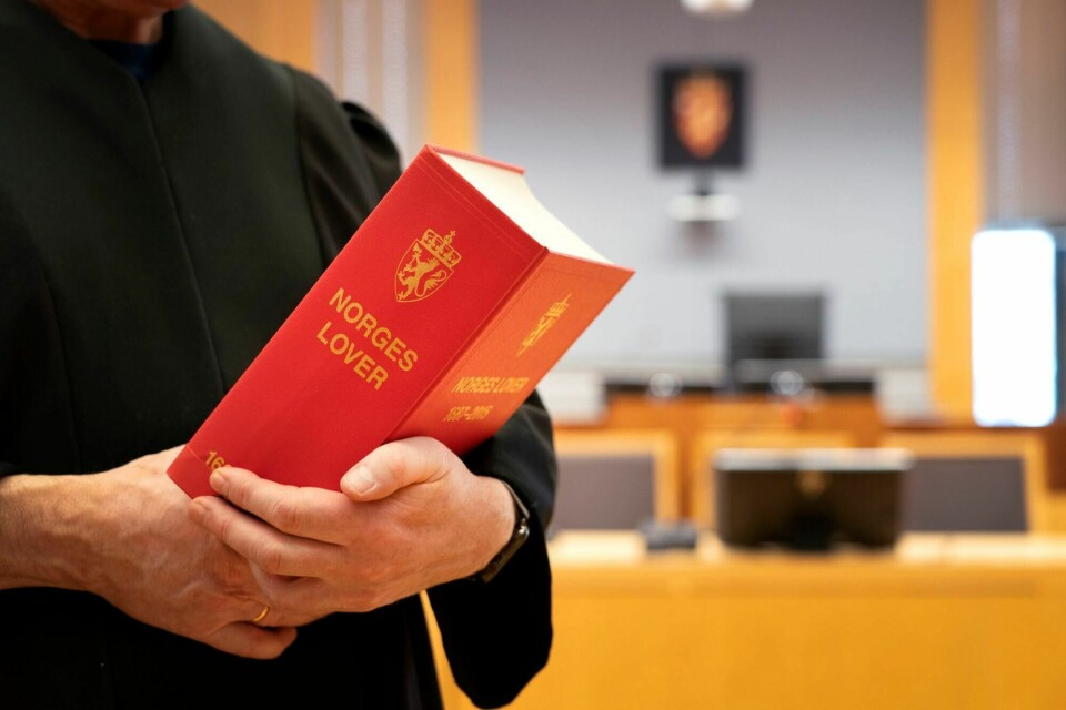 Likhet for loven er et grunnleggende prinsipp i rettstaten Norge. Opprettelse av en gratis førstelinjetjeneste for rettshjelp, vil komme særlig utsatte grupper til gode, mener Jon Eskil Ramsrud Kindberg. Lov og rett