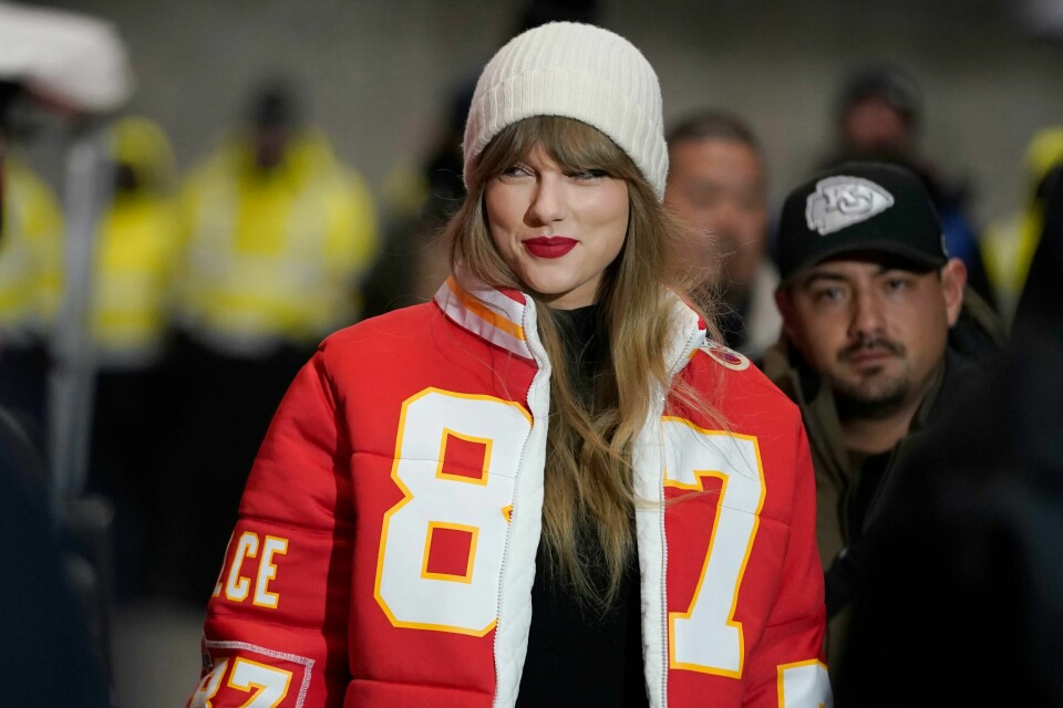 Pornografiske deepfake bilder generert av kunstig intelligens har rammet Taylor Swift. Fremover blir det vanskelig å vite hva som er sant og ikke, skriver vår kommentator. .