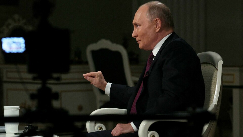 Russlands president Vladimir Putin under intervjuet med Tucker Carlson. Det var første gang Putin hadde latt seg intervjue av en vestlig journalist siden Russlands fullskala invasjon av Ukraina i februar 2022.
