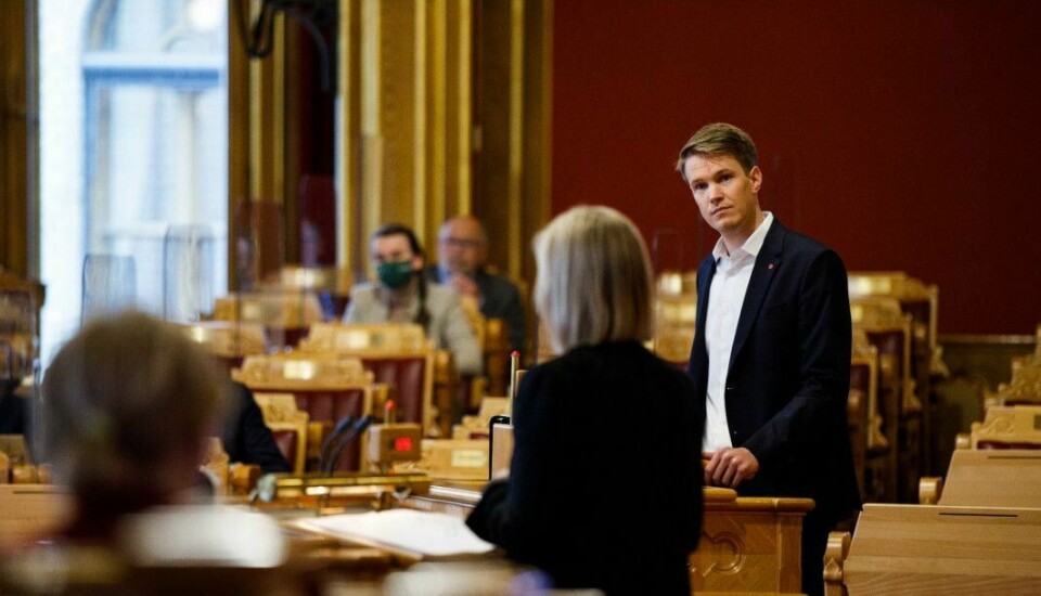 Torstein Tvedt Solberg (Ap) reagerer på barnehage.nos funn: – Det som haster mest er en justering av kursen. Det haster med å stramme opp og passe på at pengene går til språkopplæringen som er intensjonen. Foto: Peter Mydske/Stortinget Stortingspolitiker Torstein Tvedt Solberg fra Arbeiderpartiet reagerer på barnehage.nos funn: – Det som haster mest er en justering av kursen. Det haster med å stramme opp og passe på at pengene går til språkopplæringen som er intensjonen, sier han.