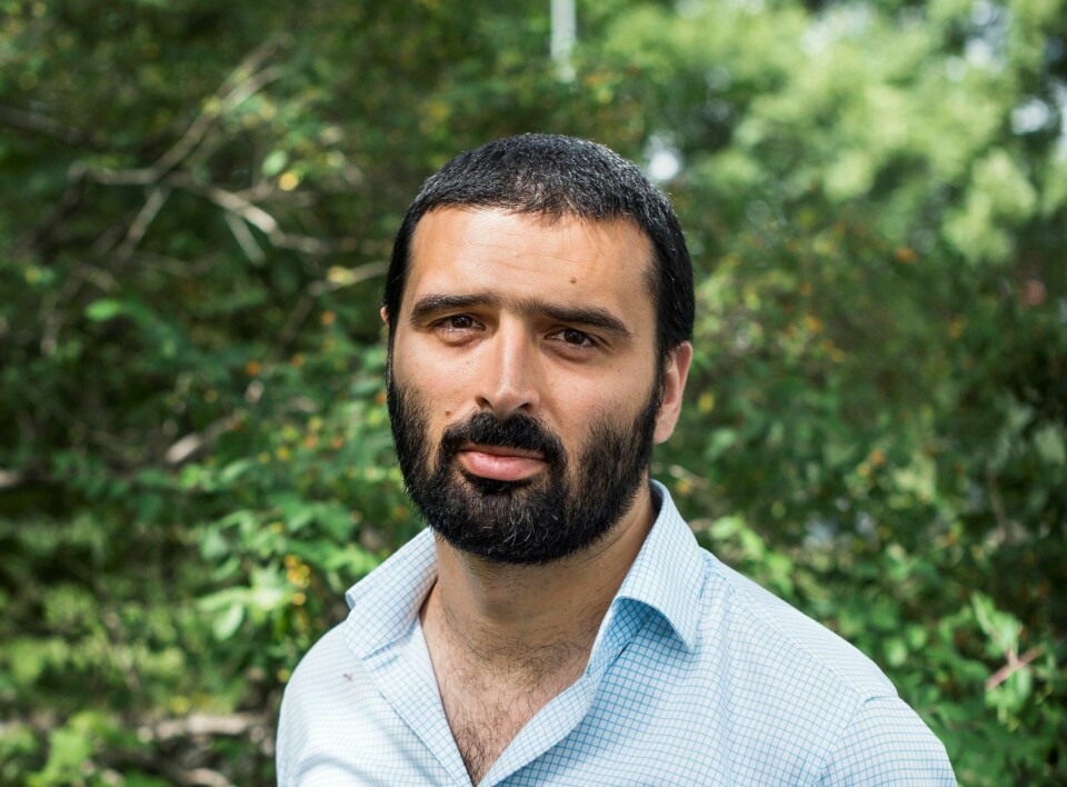 Ali Esbati, medlem av den svenske Riksdagen for Vänsterpartiet. Ali Esbati, medlem av den svenske Riksdagen for Vänsterpartiet.