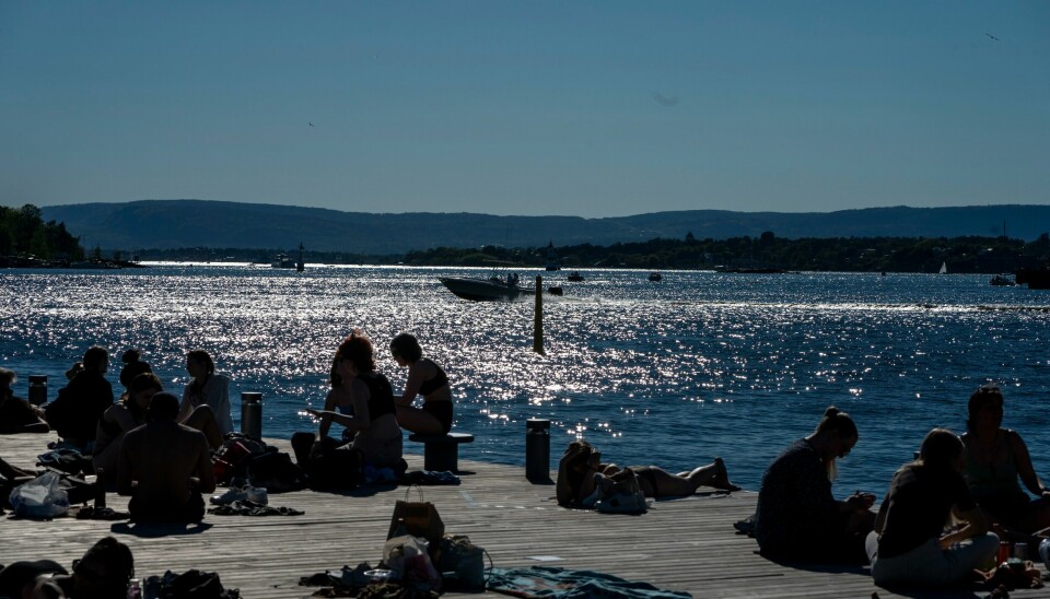Juni har gitt oss masse finvær. Men vi må regne med mer regn i juli. værbilde, folk på Sørenga