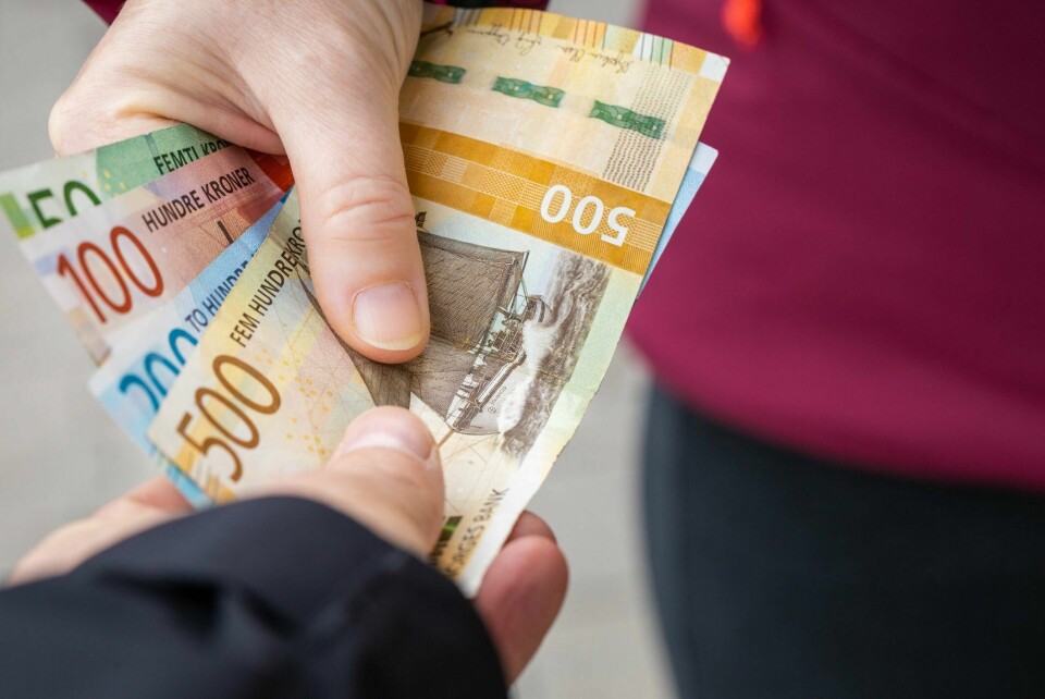 Kommer ikke partene i industrien til enighet, kan streikevestene bli tatt fram mandag 8. april. Deretter ruller det videre. Illustrasjonsfoto. Kommer ikke partene i industrien til enighet, kan streikevestene bli tatt fram mandag 8. april. Deretter ruller det videre. Illustrasjonsfoto.