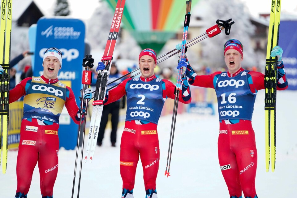 Harald Østberg Amundsen vant 20 km jaktstart for menn i Toblach .Erik Valnes ble nummer to, Jan Thomas Jenssen (16) tok tredjeplassen. Harald Østberg Amundsen vant 20 km jaktstart or menn i Toblach. Erik Valnes ble nummer to, Jan Thomas Jenssen (16) tok tredjeplassen.Foto: Terje Pedersen / NTB