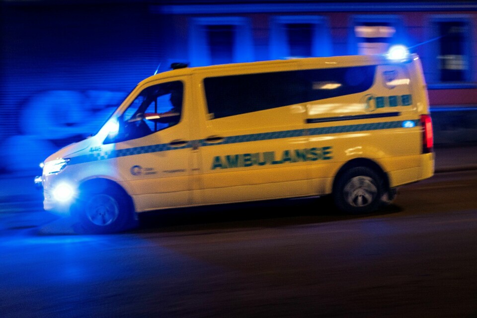 Illustrasjonsfoto Politiet opplyser at det tok tid å komme fram til ulykkesstedet. Årsaken til ulykken er ikke kjent.