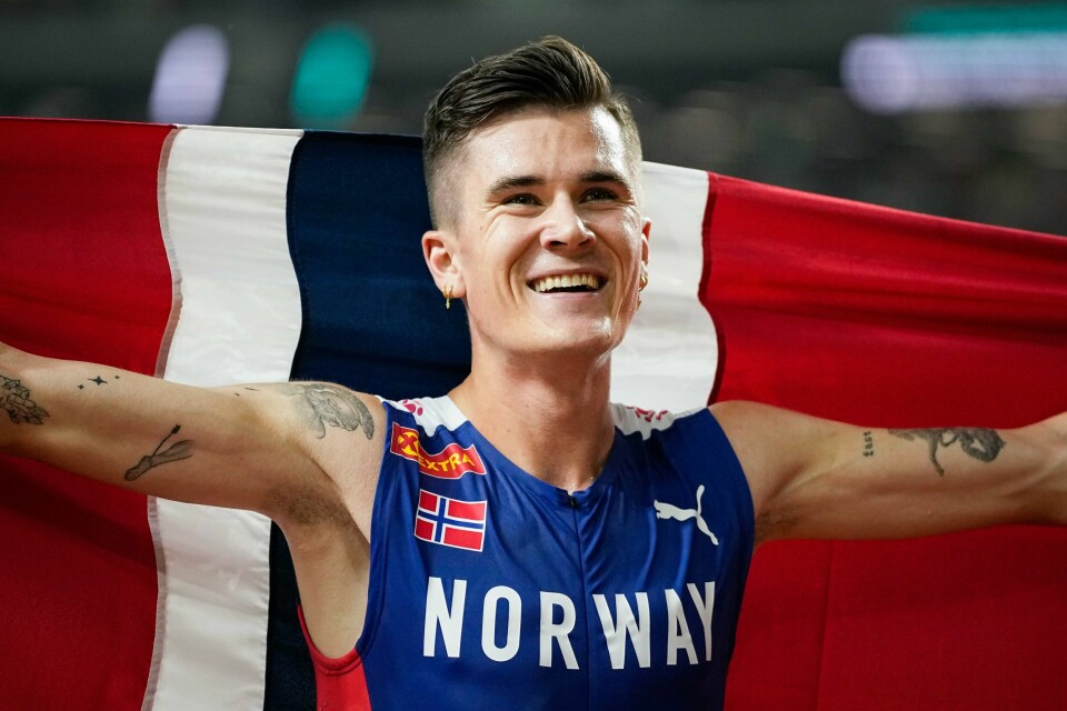 Jakob Ingebrigtsen etter å ha tatt gull på 5000 meter under VM i friidrett 2023 på National Athletics Center i Budapest, Ungarn i august. Jakob Ingebrigtsen etter å ha tatt gull på 5000 meter under VM i friidrett 2023 på National Athletics Center i Budapest, Ungarn i august. Foto: Beate Oma Dahle / NTB.