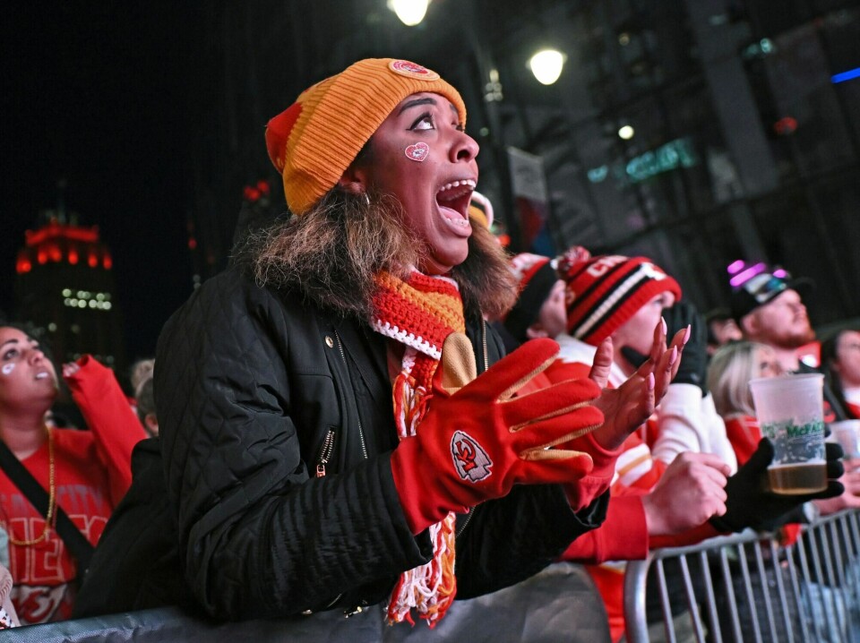 Kansas City Chiefs supporter Porschae Oglesby følger med i søndagens Super Bowl. Kansas City Chiefs supporter Porschae Oglesby følger med i søndagens Super Bowl.