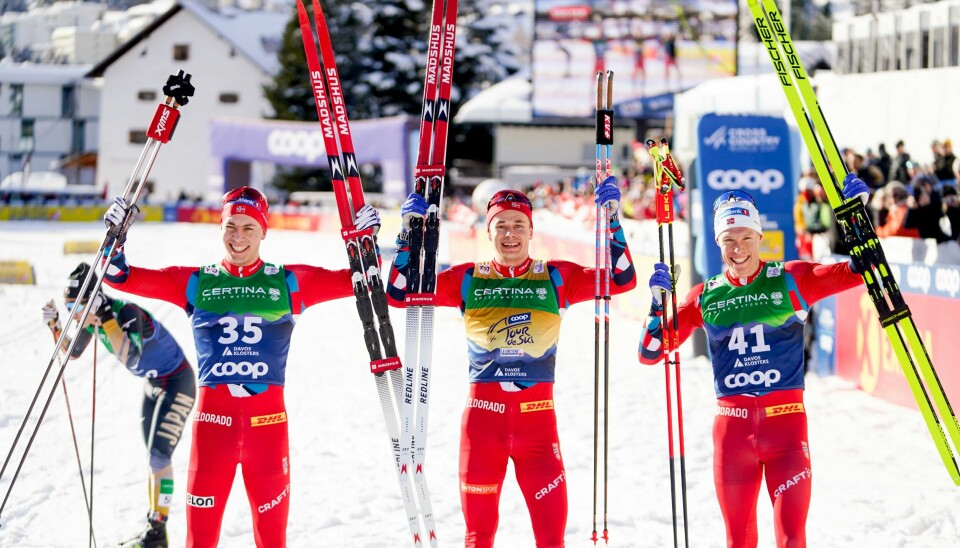 Henrik Dønnestad tok andreplassen, Harald Østberg Amundsen vant mensMartin Løwstrøm Nyenget kom på tredje i 20 km jaktstart klassisk for herrer i Davos. Henrik Dønnestad tok andreplassen, Harald Østberg Amundsen vant mensMartin Løwstrøm Nyenget kom på tredje i 20 km jaktstart klassisk for herrer i Davos.
