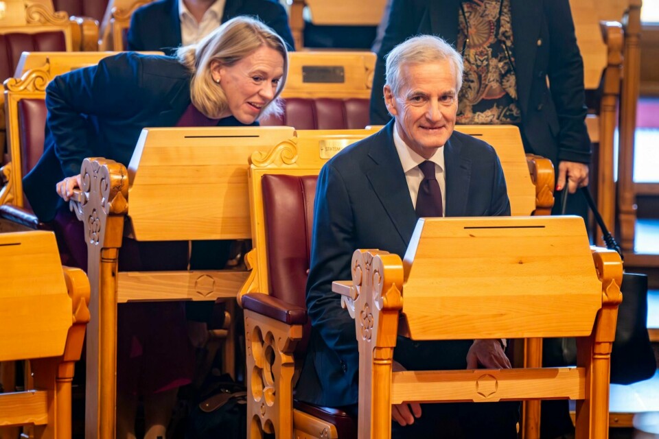 Statsminister Jonas Gahr Støre vurderer nylig avgåtte utenriksminister Anniken Huitfeldt som ambassadør til Washington. Dagsavisen håper at Huitfeldt forblir i Norge. Statsminister Jonas Gahr Støre vurderer nylig avgåtte utenriksminister Anniken Huitfeldt som ambassadør til Washington. Dagsavisen håper at Huitfeldt forblir i Norge.