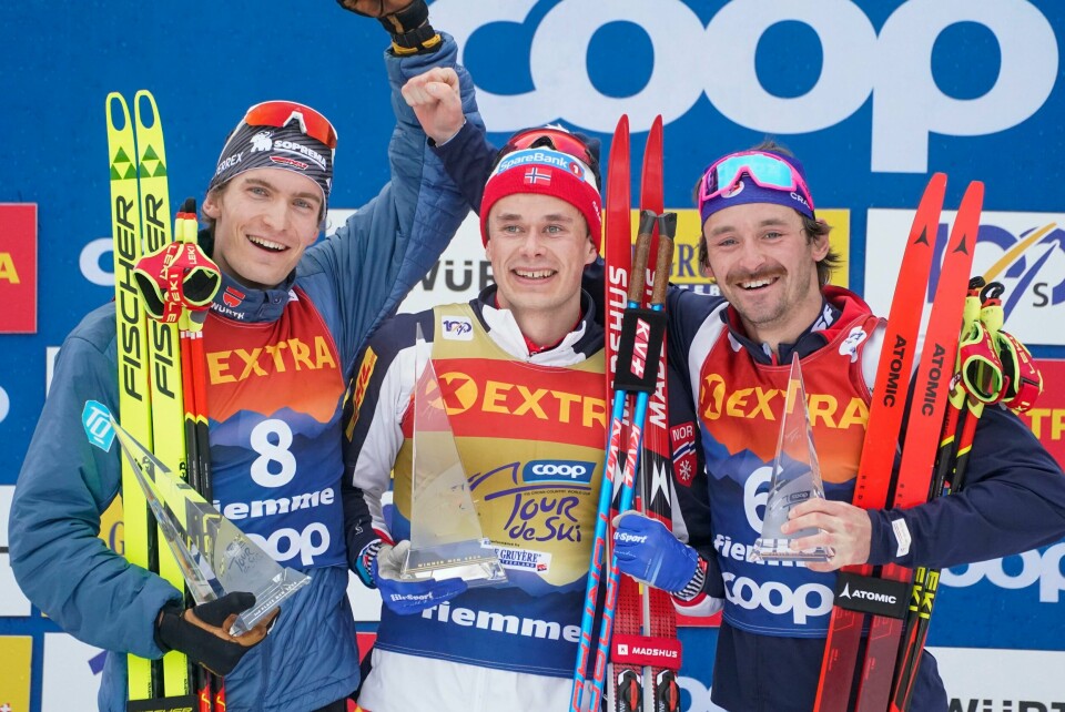 Harald Østberg Amundsen (midten) vant Tour de Ski sammenlagt. Friedrich Moch (t.h.) ble nummer to i sammendraget, mens Hugo Lapalus tok 3.-plassen. Harald Østberg Amundsen vant Tour de Ski foran Friedrich Moch og Hugo Lapalus. Foto: Terje Pedersen / NTB
