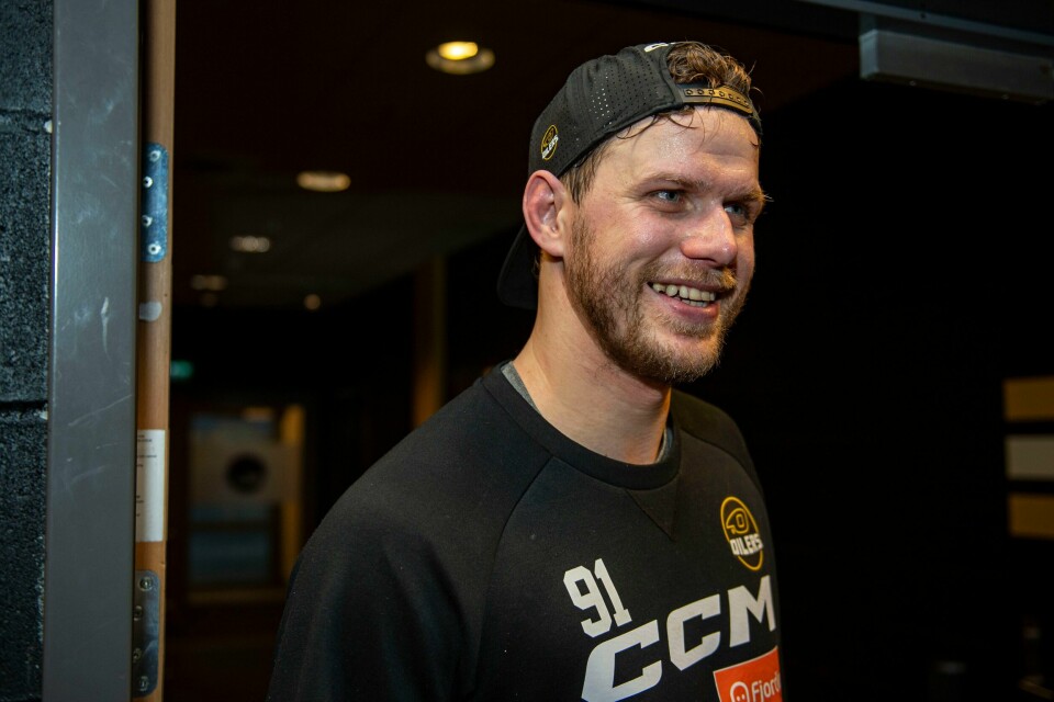 Tommy Kristiansen legger opp og sportsleder Espen Iversen i RA peker på ham som nærmest uerstattelig. Spesielt utenfor isen. Tommy Kristiansen