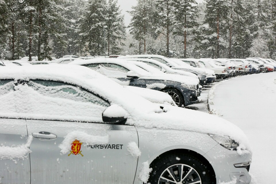 Det spares på strøm ved å senke innetemperaturene i brakkene på Rena leir. En fagforening mener forholdene er uverdige. Det spares på strøm ved å senke innetemperaturene i brakkene på Rena leir. En fagforening mener forholdene er uverdige. Arkivfoto: Vidar Ruud / NTB
