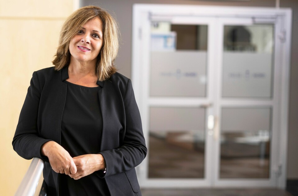 Marit Lind, administrerende direktør i Helse Nord RHF, sier det er høyst nødvendig med en omstrukturering av helsetilbudet i Nord-Norge. Marit Lind