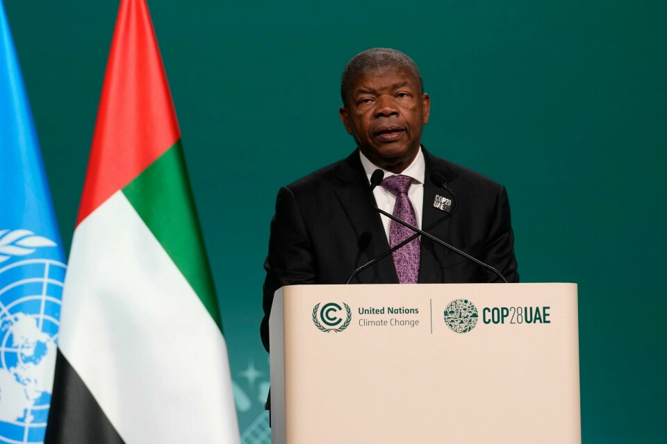 Angola er for andre gang på topp på Cares liste over glemte kriser. Her snakker Angolas president João Lourenço på klimatoppmøtet Cop28 i Dubai. Angola er for andre gang på topp på Cares liste over glemte kriser. Her snakker Angolas president João Lourenço på klimatoppmøtet Cop28 i Dubai.