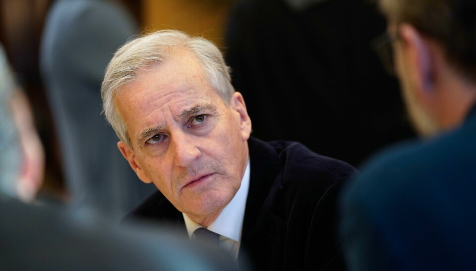 Statsminister Jonas Gahr Støre (Ap) sier angrepet mot Jemen i natt er et eksempel på at krigen på Gazastripen har spredt seg i Midtøsten. De utenlandske mannskapene som var om bord på de norske skipene som har blitt angrepet i Rødehavet, er det rederiene selv som har ansvaret for, sier statsminister Jonas Gahr Støre (Ap). Foto: Lise Åserud / NTB