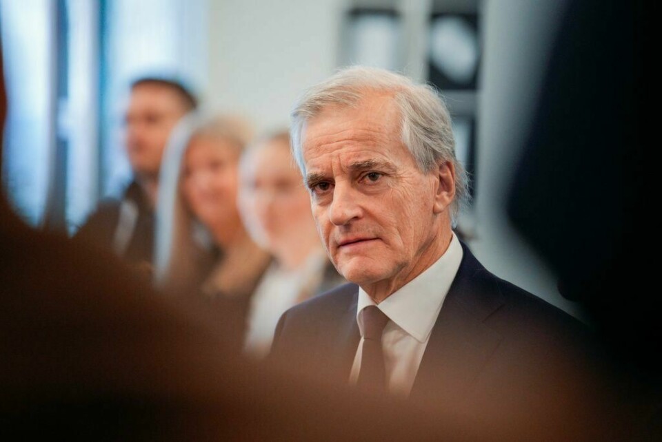 Jonas Gahr Støre rakk et besøk på Rennesøy ungdomsskole etter å ha innledet på Solamøtet. Støre