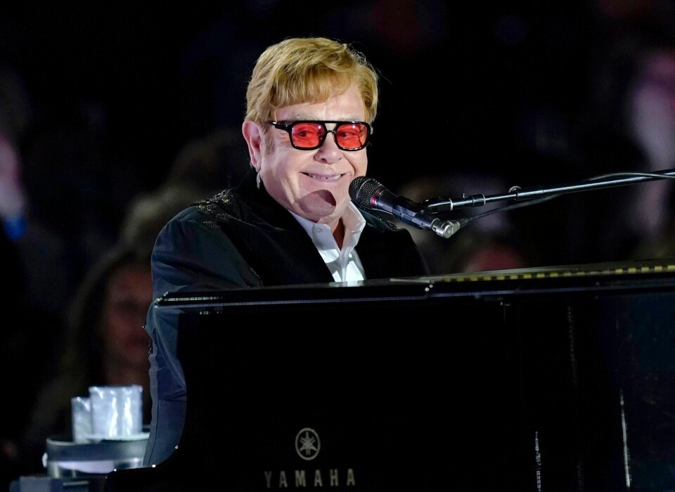 Elton John har nå status som EGOT – som betyr at han har vunnet en Emmy innen fjernsyn, en Grammy for musikk, en Oscar for filminnsatsen din og en teater-Tony i løpet av karrieren. Bildet er fra en konsert ved Det hvite hus i 2022. Elton John har nå status som EGOT – som betyr at han har vunnet en Emmy innen fjernsyn, en Grammy for musikk, en Oscar for filminnsatsen din og en teater-Tony i løpet av karrieren. Bildet er fra en konsert ved Det hvite hus i 2022.