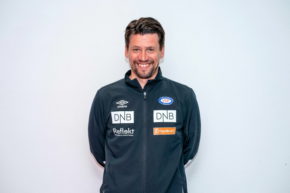 Kenneth Dokken under tida i Vålerenga fotball. Kenneth Dokken, her fra tiden som assistenttrener i Vålerenga. Nå er han klar for hovedtrenerjobben i Odd. Foto: Gorm Kallestad / NTB